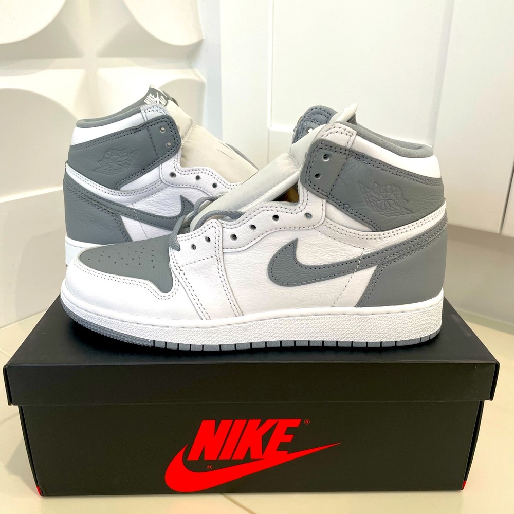 Air Jordan 1 Retro High OG GS- Stealth - Picture 1 of 6
